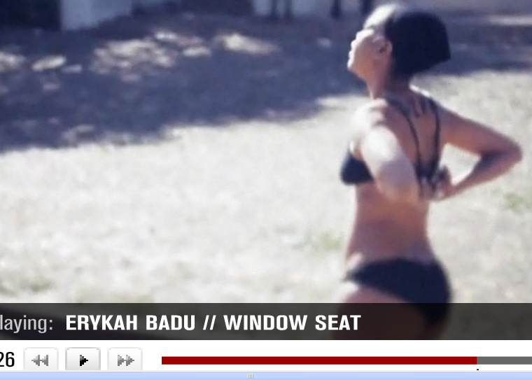 【イタすぎるセレブ達】歌手エリカ・バドゥ、公式サイトで衝撃のストリップ映像を公開！是か非か…。