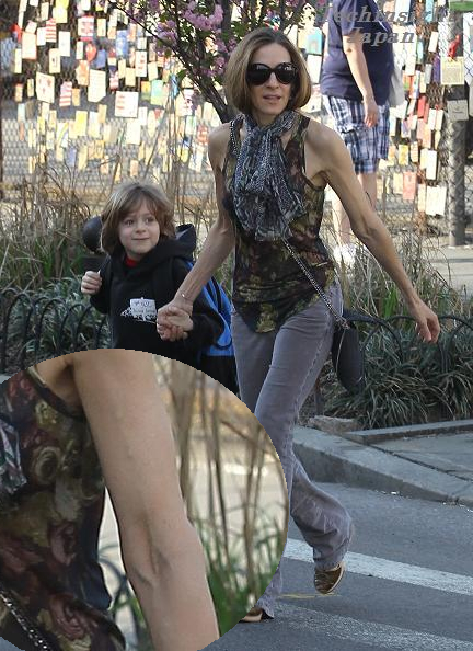 【イタすぎるセレブ達】痩せすぎ女優サラ・ジェシカ・パーカー、静脈瘤まで見えてちょっとコワイ。
