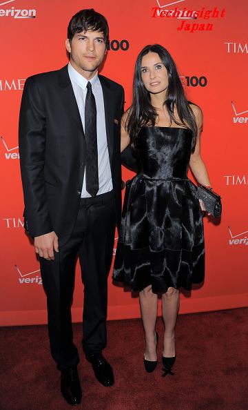 俳優アシュトン・カッチャー、結婚5年、現在47歳の妻デミ・ムーアが妊娠しない様子について、とんでもない発言を放つ。写真は4日、ニューヨークで開催された『2010　The Time's 100 Most Influential People』にて。