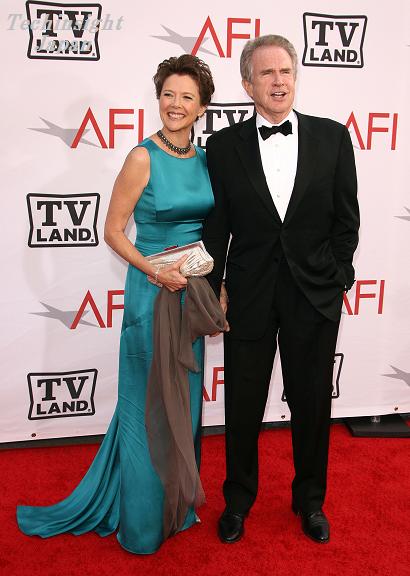ウォーレン・ベイティ、アネット・ベニング夫妻の長女キャスリンさんが性転換手術を決意。写真は10日、『第38回Lifetime Achievement Award Honoring Mike Nichols』にて。