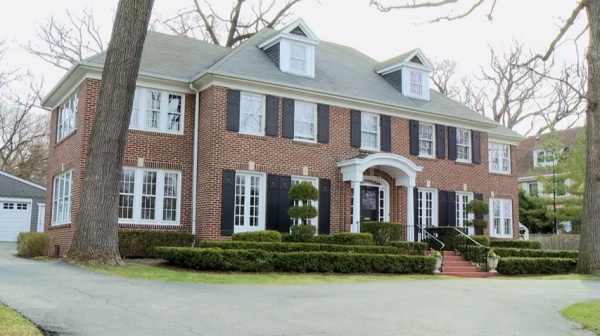 イリノイ州で売りに出された「ホーム・アローンの家」（画像はユーチューブより）