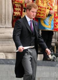 【イタすぎるセレブ達】英ヘンリー王子、タクシー運転手の子供たちにキュートなメモを贈る。