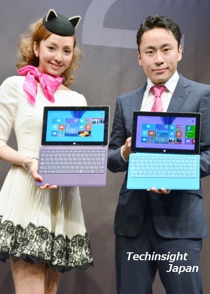 「Surface」新モデルをプレゼントされた神田うのと太田雄貴選手