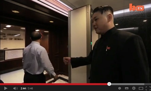 香港の韓国領事館に突然“金正恩”を名乗る男。　画像はYouTubeのスクリーンショット