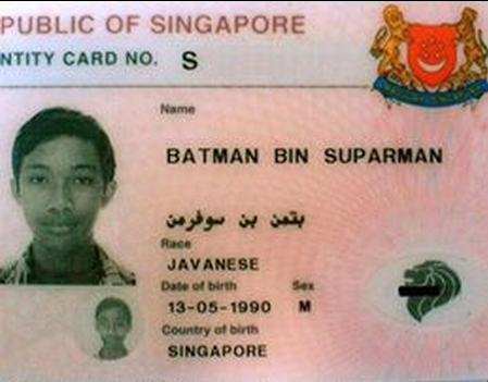 邪悪なバットマン　画像はBatman Bin Suparman/Facebookのスクリーンショット