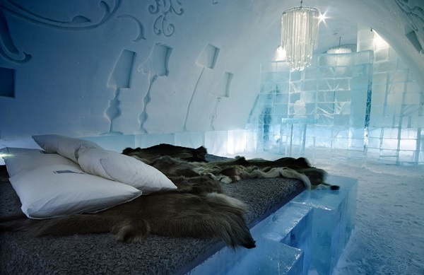 【EU発！Breaking News】氷と雪で出来た部屋が大人気のホテル。天窓からはオーロラも。（スウェーデン）