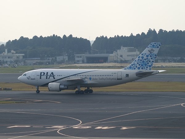 酩酊パイロットが搭乗予定だった「パキスタン航空エアバス310」（画像は同型機種。Railstation.netより）