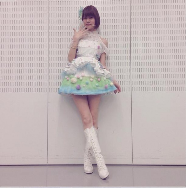 【エンタがビタミン♪】AKB48の新衣装を着た阿部マリアの美脚に絶賛の声。「脚ながーい！」