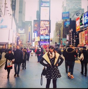 NYタイムズスクエアに立つ小嶋陽菜　（画像はinstagram.com/nyanchan22より）