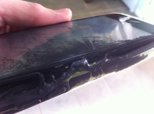 購入2か月のiPhone 5cが突然爆発。画像はpressherald.comのスクリーンショット