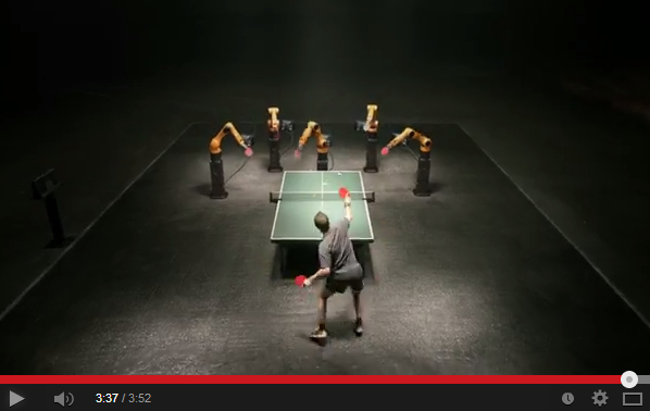 ドイツNo.1卓球選手とロボットが対戦。画像はYouTubeのスクリーンショット