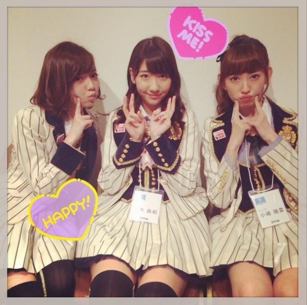 2013年AKB48ドラフト会議前の柏木由紀・中央　（画像はinstagram.com/nyanchan22より）