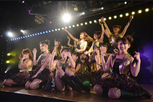 【エンタがビタミン♪】AKB48・野中美郷が卒業公演を終えて“壁写外しの儀”。「長い間ほんとうにありがとう」