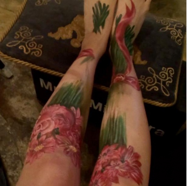 木村カエラの脚にも見事なボディペインティング　（画像はinstagram.com/kaela_officialより）