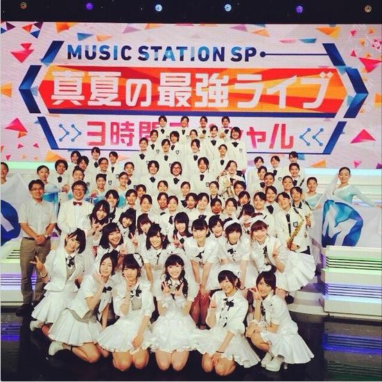 AKB48と精華女子高等学校吹奏楽部（画像はinstagram.com/renamatui27より）