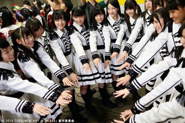 『DOCUMENTARY of AKB48 The time has come 少女たちは、今、その背中に何を想う？』（c）2014「DOCUMENTARY of AKB48」製作委員会