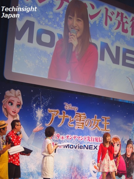 【エンタがビタミン♪】神田沙也加、『アナ雪』イベントで観客と大合唱。「感動しました」と満面の笑み。