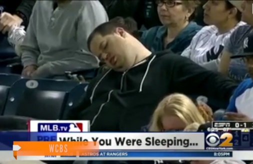 【米国発！Breaking News】ヤンキース戦、観客席での居眠りをTVでズームアップされた男性が激怒の10億円訴訟へ。