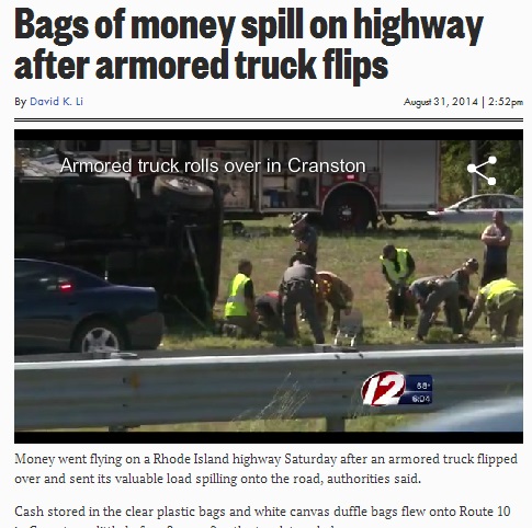 【米国発！Breaking News】現金輸送車がスリップで横転。現金収納袋あちこちに散乱。（ロードアイランド州）
