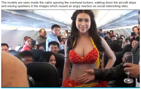 【海外発！Breaking News】美人CAがビキニで乗務。ベトナムのLCCが制作したCM、大ヒンシュク。