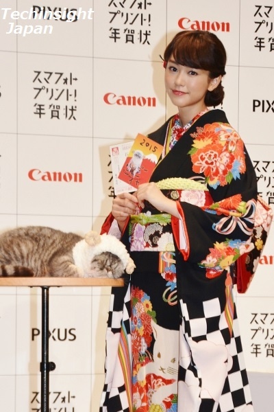 【エンタがビタミン♪】桐谷美玲も絶賛した“ブサかわ猫ちゃん”のプロ意識がすごい。来年の年賀状は“愛犬に羊の被り物”で。