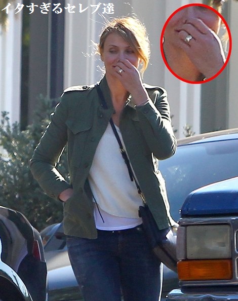 【イタすぎるセレブ達】キャメロン・ディアスの左手に注目。ベンジー・マッデンから貰った婚約指輪か？