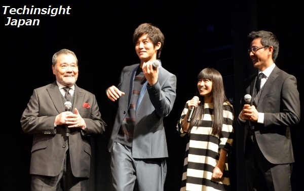 話が弾む出演者たち　左から西田敏行、松坂桃李、miwa、小林聖太郎監督