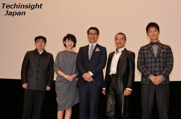 大人の親子試写会舞台挨拶にて　左から大森寿美男監督、波瑠、中井貴一、柳葉敏郎、工藤阿須加