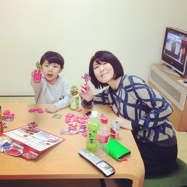 【エンタがビタミン♪】鈴木紗理奈の息子と遊ぶ、めちゃイケメンバー。優しさ溢れる写真にファンもほっこり。
