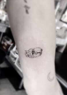 マイリーが彫り込んでもらった新タトゥー。（画像はinstagram.com/dr_woo_sscより）