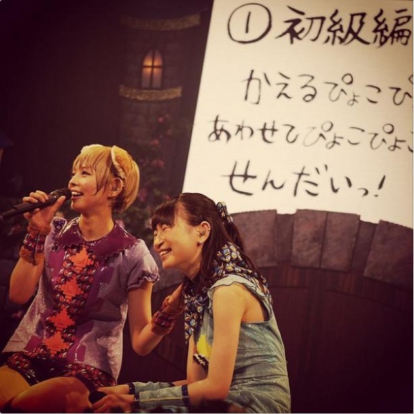 でんぱ組.inc仙台公演での最上もが（左）。（画像は『最上もが Instagram』より）