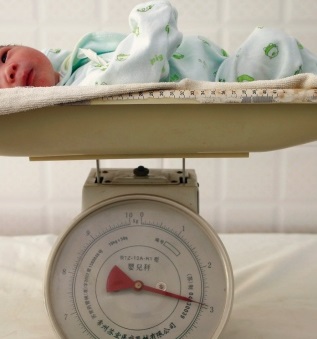 北京の大気汚染は新生児のサイズにも影響（画像はイメージです）