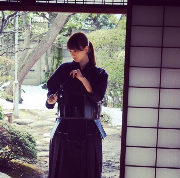 【エンタがビタミン♪】松井玲奈の凛々しい剣道着姿。「格好いい！」「日本の美」とファンを魅了。