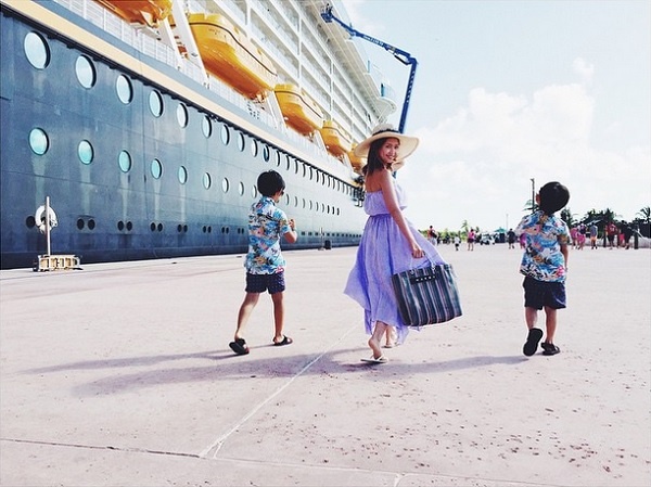 【エンタがビタミン♪】紗栄子、豪華客船でディズニー所有の島へ。ビーチに映えるビキニ姿も披露。