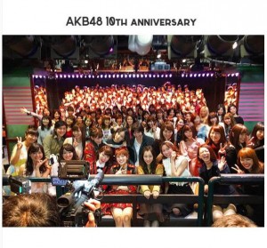 AKB48劇場に集まったOGとメンバー（画像は『Urano CinDy Kazumi Instagram』より）