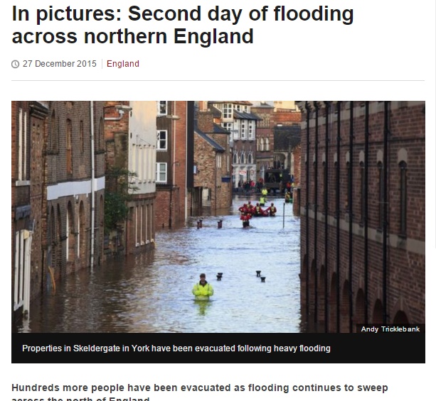 イギリス中北部で大変な洪水被害（画像はbbc.comのスクリーンショット）