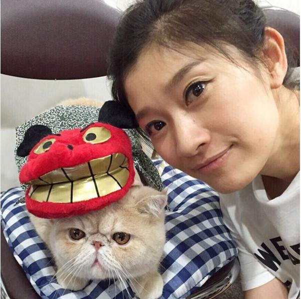 【エンタがビタミン♪】篠原涼子を猫のマッシュが訪問。『オトナ女子』の“ちくわ”が目的？
