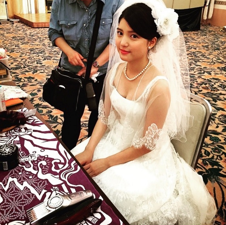 川島海荷、ウェディングドレス姿を披露（出典：https://www.instagram.com/umika_kawashima）