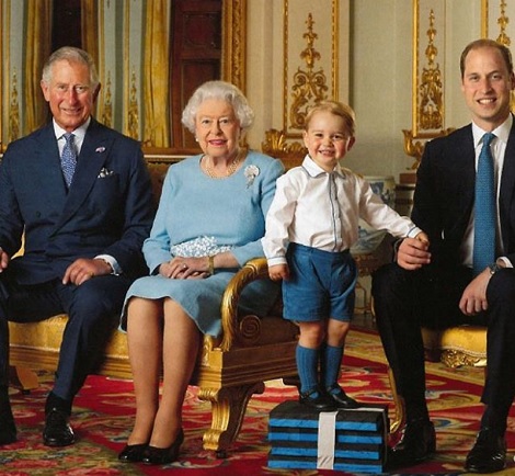 孫を支えたエリザベス女王（出典：https://www.instagram.com/the_british_monarchy）