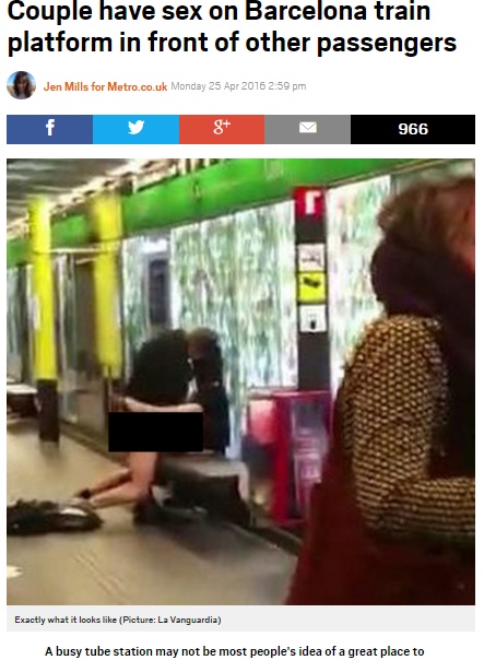 カップルが地下鉄のホームで人目もはばからず…（出典：http://metro.co.uk）