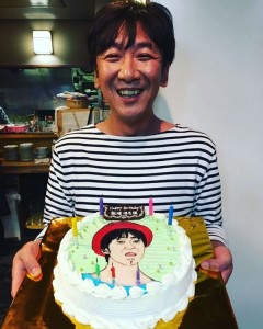 「飯塚さんお誕生日おめでとう！」とバカリズム（出典：https://www.instagram.com/bakarhythm）