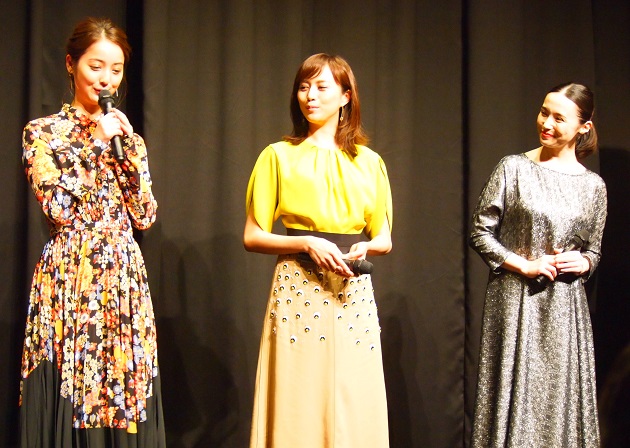 美人三姉妹を演じる佐々木希、比嘉愛未、ミムラ