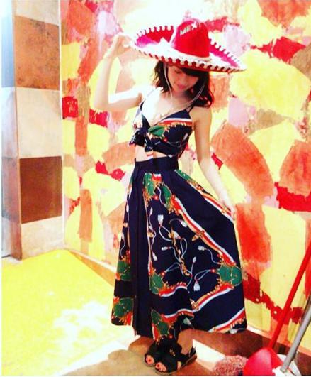 メキシコでファッションを楽しむ大島優子（出典：https://www.instagram.com/yuk00shima）