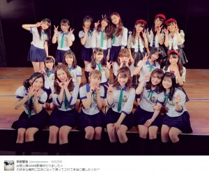 『HKT48出張公演inAKB劇場』　前列左から3人目が多田愛佳（出典：https://twitter.com/lovetannnnnn）