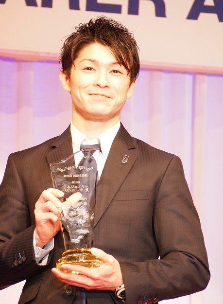 『第28回 日本 ジュエリー ベストドレッサー賞』受賞者・内村航平選手