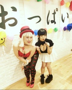バービーと天木じゅん（出典：https://www.instagram.com/fallin.love.barbie）