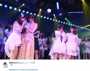 小嶋陽菜“AKB48卒業公演”の一幕（出典：https://twitter.com/chan__31）