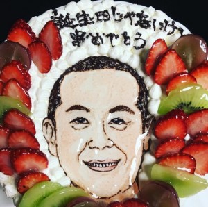 「誕生日じゃないけどおめでとう」ケーキまで（出典：https://www.instagram.com/taka.tkg）