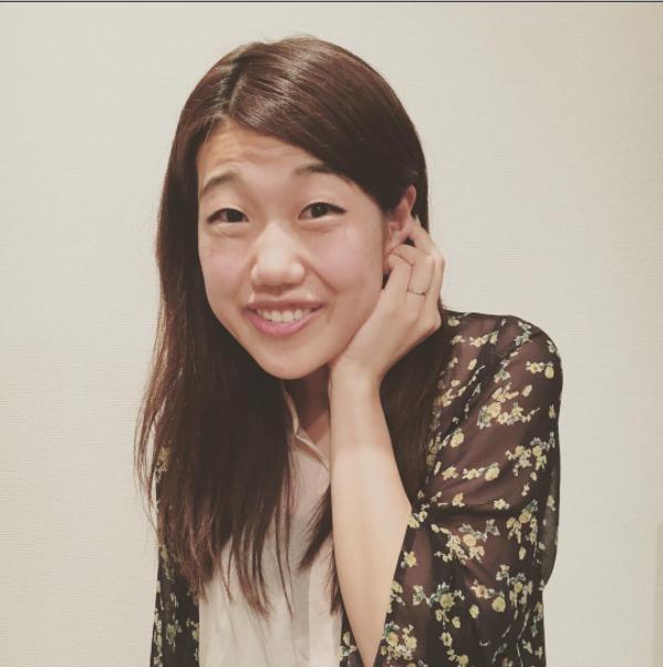 入籍報告した横澤夏子（画像は『横澤夏子　2017年7月20日付Instagram「＃とってもとっても私事なのですが ＃入籍することになりましたー！」』のスクリーンショット）