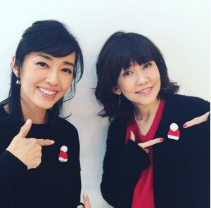 早見優と松本伊代（画像は『Yu Hayami　2017年12月12日付Instagram「伊代ちゃんもサンタランを応援してくれました！」』のスクリーンショット）